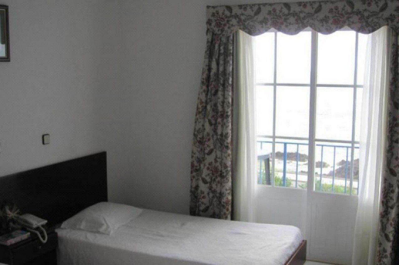 Hotel Ocidental Santa Cruz das Flores Buitenkant foto
